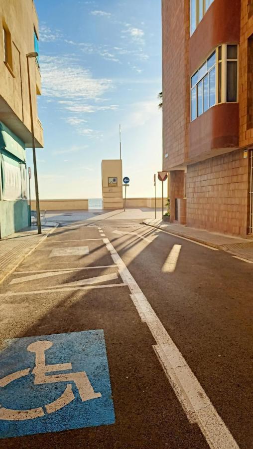 Apartamento Posidonia Free Parking Cádiz Exterior foto